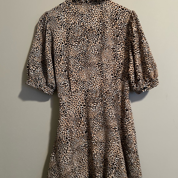 Cream Midi Wrap Dress with Puff Sleeves and V-neck for Casual Work - Picture 3 of 4